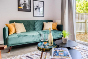 Coventry Contemporary House, M6, CBS Arena - RICOH, Private Parking, Sleeps 5, by EMPOWER HOMES